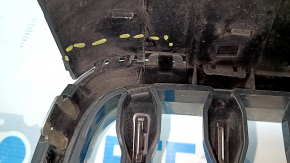 Radiator grille with Volvo XC60 18-21 badge under the camera