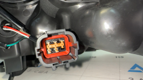 Nissan Rogue Sport 20-22 halogen right front headlight
