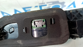 Volvo XC60 20-25 right inner tailgate light is worn