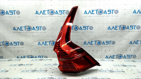 Volvo XC60 18-25 right outer fender light is worn