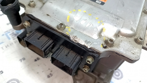 Chevrolet Volt 13-15 inverter scratches, missing side cover fragment