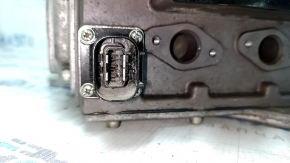 Chevrolet Volt 13-15 inverter scratches, missing side cover fragment