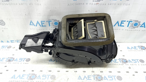 The bare heater housing and ventilation of the Audi A4 B9 18-25