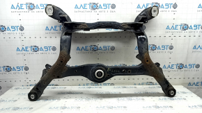 The rear subframe of the Audi A4 B8 13-16 AWD is rusty, with microcracks in the transmission strut.