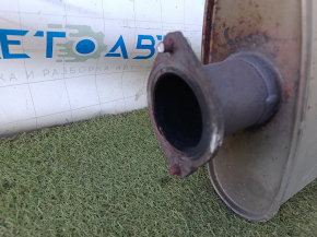 The exhaust manifold assembly with the Volvo XC60 18-21 T6 is rusty, the studs are sawed off.