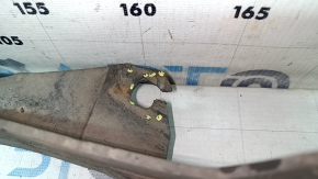 The right front bumper mudguard of the Audi A4 B8 08-16 is worn out, the fastening is broken