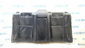 The back of the rear row of seats of the Toyota Avalon 13-15 is black leather, with an armrest.