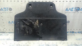 The front gearbox guard of the Audi Q5 80A 18-19 is torn.