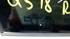 Rear left window with blind glass for an Audi Q5 80A 18-24 with chrome molding, scratches on the chrome, and a defective seal.
