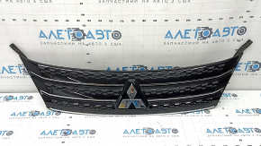 Radiator grille with Mitsubishi Outlander 22-25 emblem, chrome moldings with seals