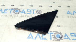 Audi Q5 80A 18-24 black gloss outer door corner molding, broken fastener, scratches