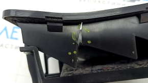Right ventilation shield Mitsubishi Outlander 22-25, cracked, pressed