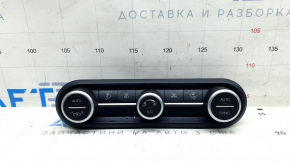 Alfa Romeo Giulia 17-19 climate control with heated seats and steering wheel