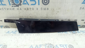 Alfa Romeo Giulia 17-25 front left side door trim scratches