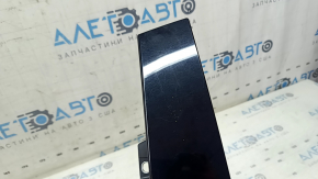 Alfa Romeo Giulia 17-25 front left side door trim scratches