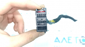 A small chip for the SRS airbag module and airbag computer for the BMW 3 G20 19-25.