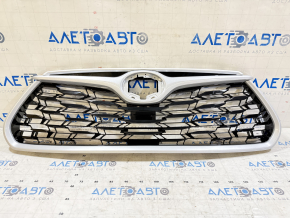 Toyota Highlander 20-24 grille without camera and emblem, gloss black with silver molding