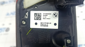 The inner tailgate light, left, BMW 3 G20 19-21, is worn.
