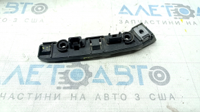The front bumper mount on the lower left fender of the Alfa Romeo Giulia 17-25 is broken.