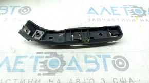 The front bumper mount on the lower left fender of the Alfa Romeo Giulia 17-25 is broken.