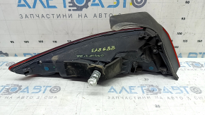 Alfa Romeo Giulia 24-25 right outer fender light scratches
