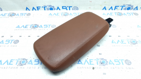 Alfa Romeo Giulia 20-23 center console armrest, brown leather, dents, needs cleaning, scuffs