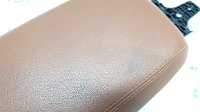 Alfa Romeo Giulia 20-23 center console armrest, brown leather, dents, needs cleaning, scuffs