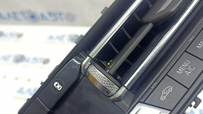 BMW 3 G20 19-23 climate control with heated seats and air ducts, the flap opening is broken