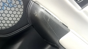 Black rear right door panel for Honda CRV 17-22, gray leather armrest, gray leather insert, wood-like molding, tweeter-like, scratches, ready for dry cleaning