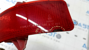 Honda CRV 20-22 rear right reflector chipped