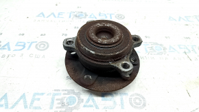 Alfa Romeo Giulia 17-25 RWD front left wheel hub rusty