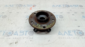 Alfa Romeo Giulia 17-25 rear left wheel hub rusty