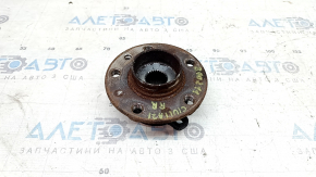 Alfa Romeo Giulia 17-25 rear right wheel hub rusty