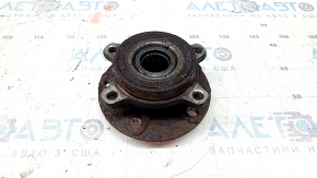 Alfa Romeo Giulia 17-25 rear right wheel hub rusty