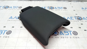 Cup holder in the center console pocket of the Polestar 2 21-25