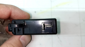 Kia Sorento 21-25 Driver's Seat Charging Port