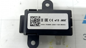 Kia Sorento 21-25 passenger seat charging port