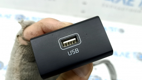 USB Hub Kia Sorento 21-25 pokes