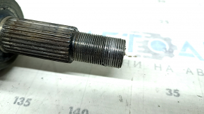 The front right half shaft of a Nissan Rogue 22-24 1.5T FWD has a stripped thread.