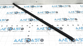 Inner glass seal for the front left door of a Kia Sorento 21-23 HEV, PHEV