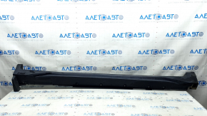 Right side sill of Nissan Rogue 17-20 structure, tear
