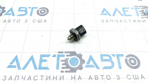 Kia Sorento 21-25 fuel pressure sensor on the rail