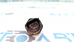 Kia Sorento 21-25 fuel pressure sensor on the rail