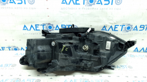 Nissan Rogue 17-LED front right headlight, broken guide, sand