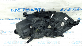 Nissan Rogue 17-LED front right headlight, broken guide, sand