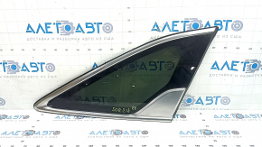 Kia Sorento 21-25 rear right window with tinted glass and chrome molding