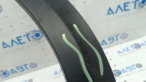 Rear left fender arch trim for Infiniti QX50 19-20. Structure, scratches, crack in fastening. Needs cleaning.