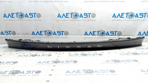 Nissan Ariya 23-25 center headlight scratches