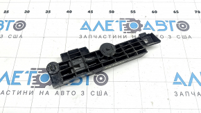 The latch on the lower door trim bracket of the rear right Infiniti QX50 19-20 is broken.