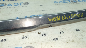 Lower front bumper molding for Nissan Rogue 17-20, chrome, sand, swollen chrome, broken mount
